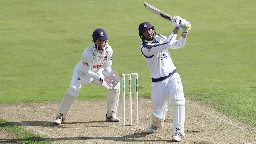 County Cricketers agree for pay cuts till July